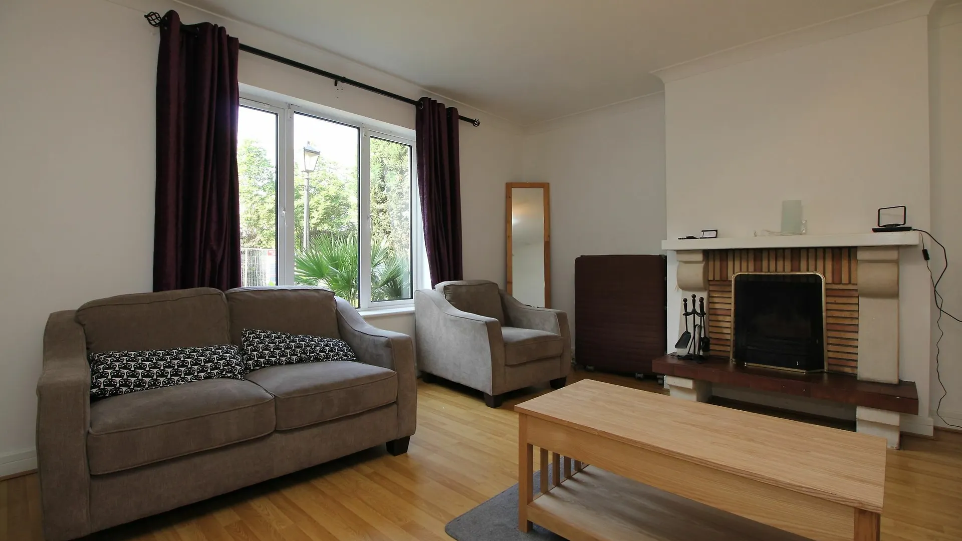 Docklands Self Catering Apartment ダブリン アイルランド